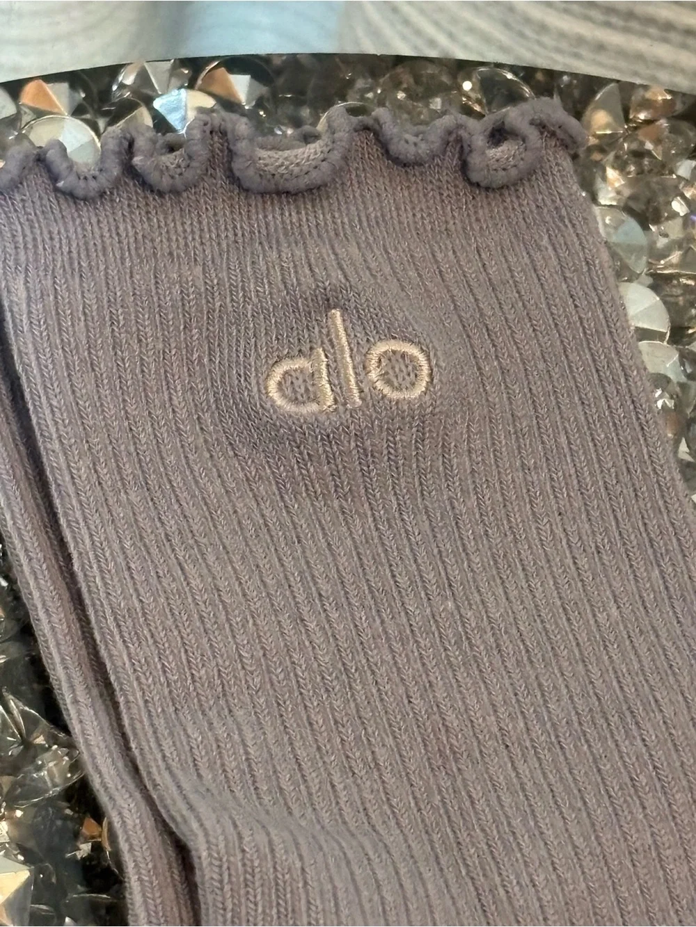 Alo Yoga Ruffle Crew Socks Lavender Gray White Logo